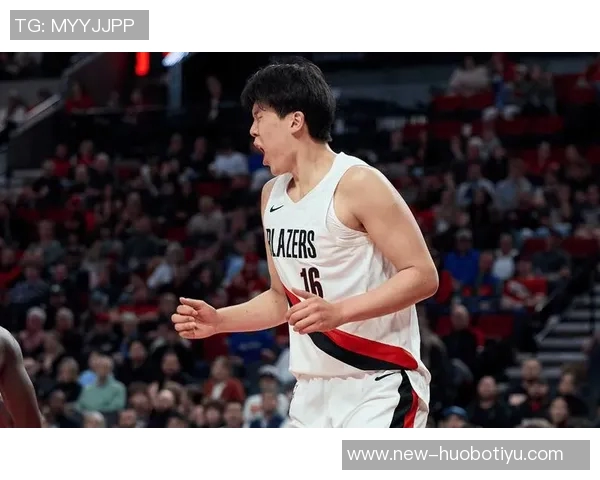 媒体人分析杨瀚森表现：提升速度与对抗能力控制犯规成关键