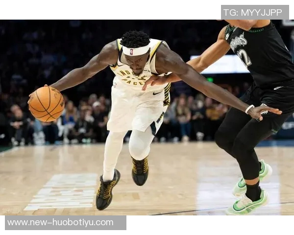 兰德尔全场狂砍32分10篮板6助攻带领球队大胜对手展现统治力