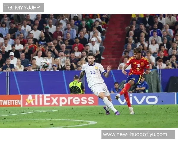 法丙精彩瞬间35米远射破门球员展现绝佳技术与力量