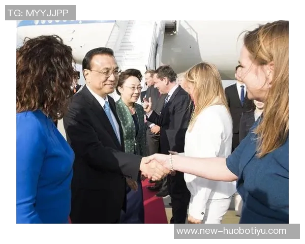 富安健洋抵达阿姆斯特丹明天将进行阿贾克斯体检开启新篇章