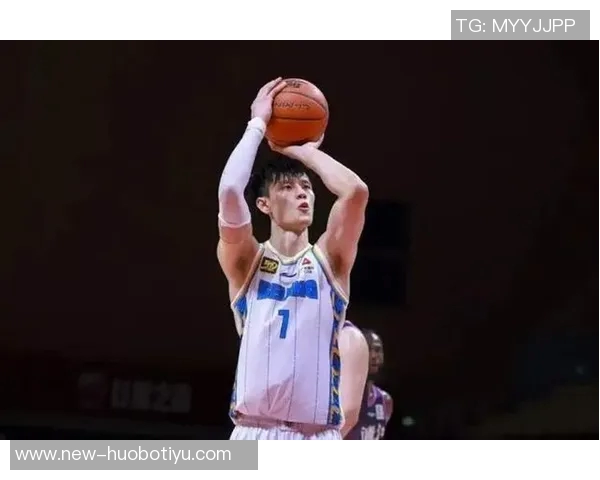 中国赛半场战报布克贡献11分曾凡博未登场托马斯状态火热助太阳暂时领先篮网 中国赛半场战报布克贡献11分曾凡博未登场托马斯状态火热助太阳暂时领先篮网