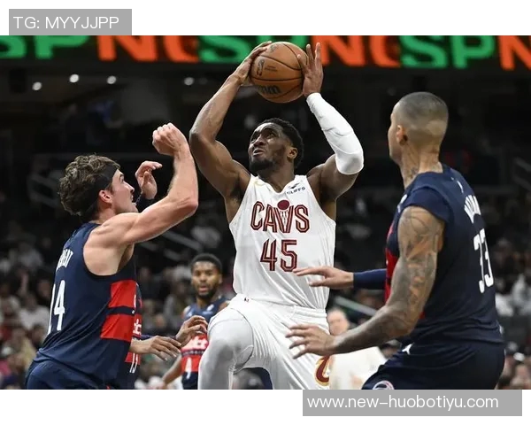 热火首节狂轰53分却遭黄蜂次节逆袭半场仅领先3分